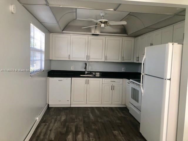 Foto del edificio - 13300 SW 1st St