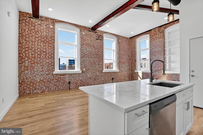 Foto del edificio - 2045 Trenton Ave