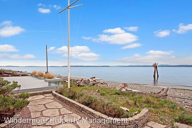 Building Photo - 12108 NE Apple Tree Point Ln