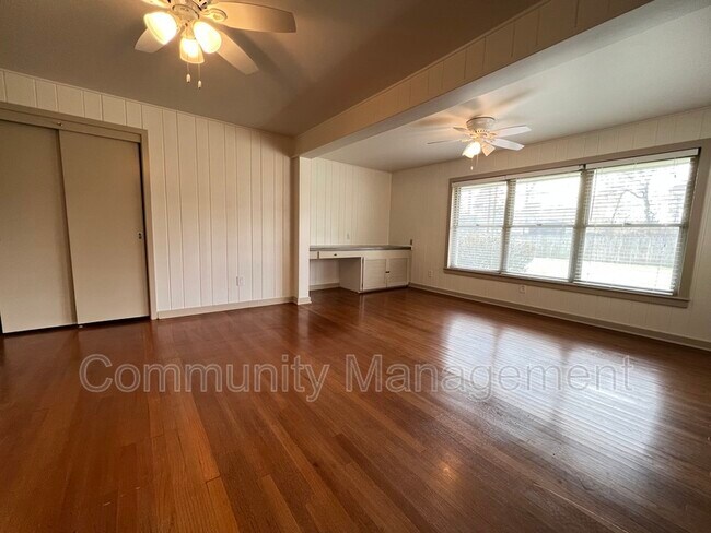 Building Photo - 632 Summit Ridge Dr