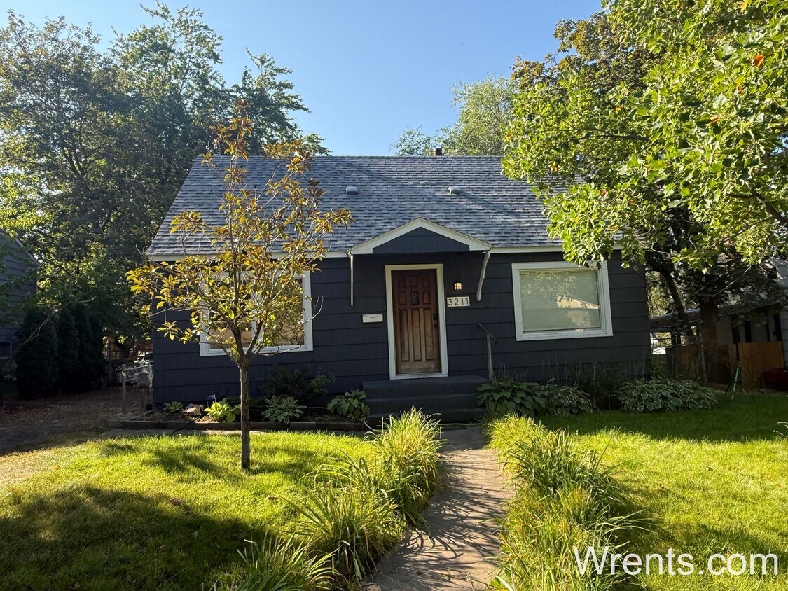 Primary Photo - Cute 3 Bed/2 Bath Home Audubon area