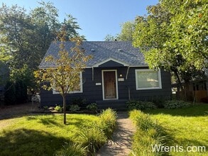 Building Photo - 3211 W Wellesley Ave