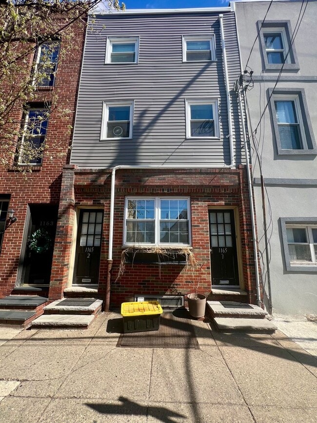 Photo - Gorgeous 1-Bedroom Bi-Level Apartment in Passyunk Square! Available NOW!