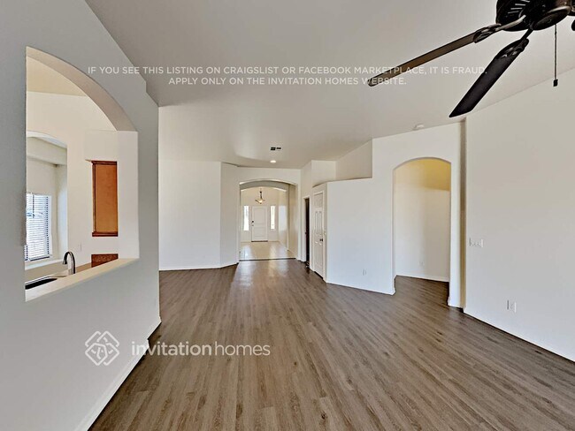 Building Photo - 660 S Lawson Dr