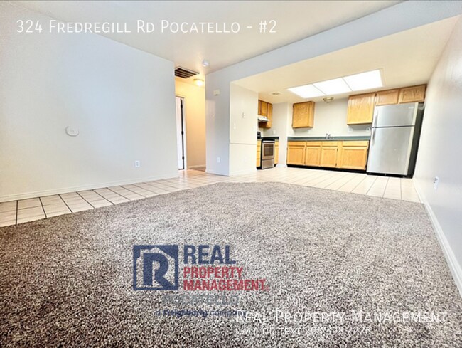 Foto del edificio - 3 Bedroom 2 Bath Apartment - Pets Negotiable