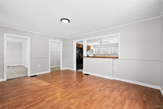 Foto del edificio - 6982 Webster Rd
