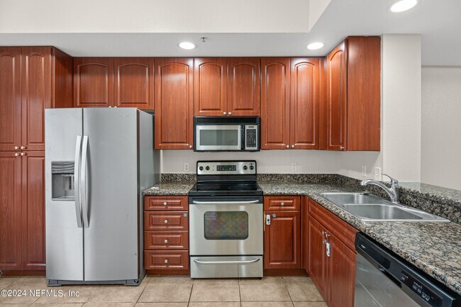 Foto del edificio - 9745 Touchton Rd