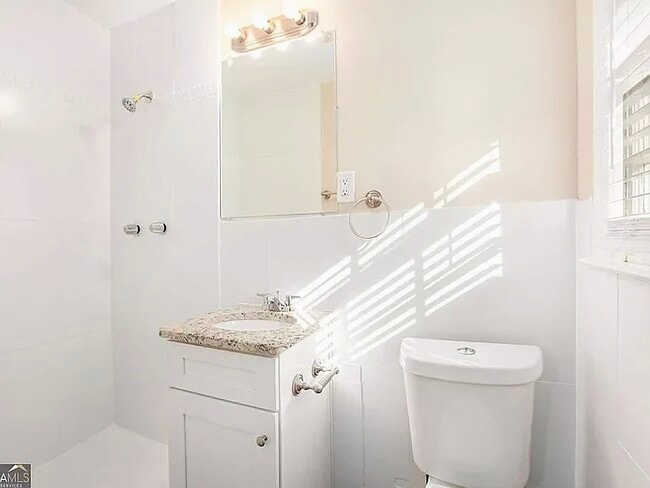 Building Photo - 2112 Royal Fox Way