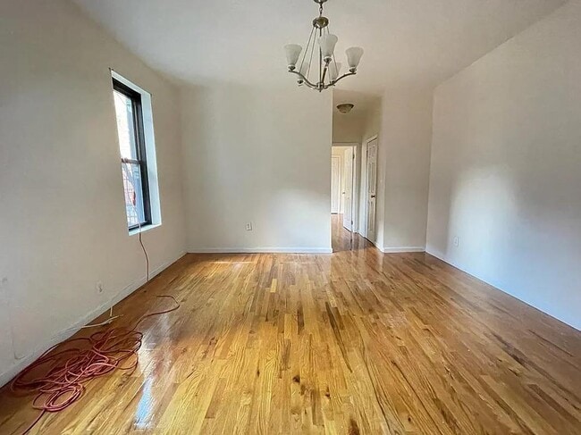 Building Photo - 351 E 21st St