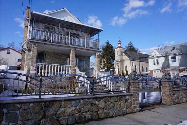 Foto del edificio - 146-41 Cherry Ave