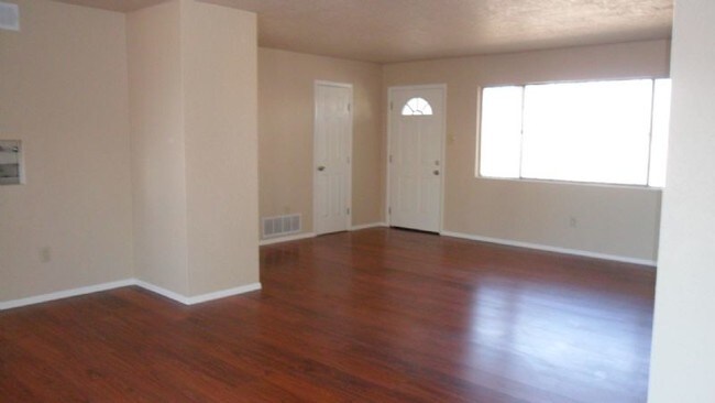 Foto del edificio - 300 55th St NW