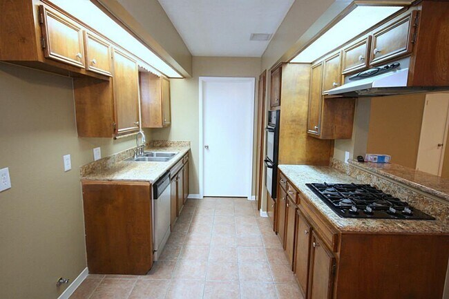 Foto del edificio - 23527 Canyon Lake Dr