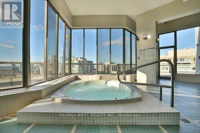 Building Photo - 55 Elm Dr W