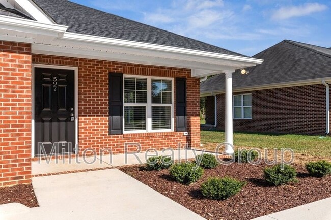 Building Photo - 597 Pendergraft Rd