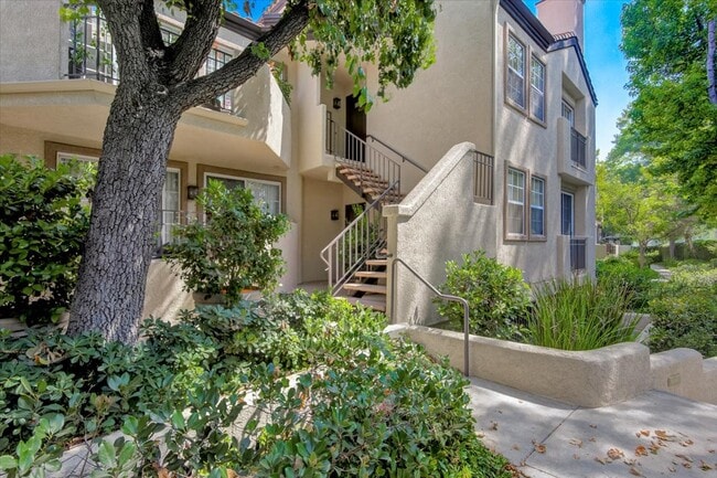 Building Photo - 24101 Del Monte Dr