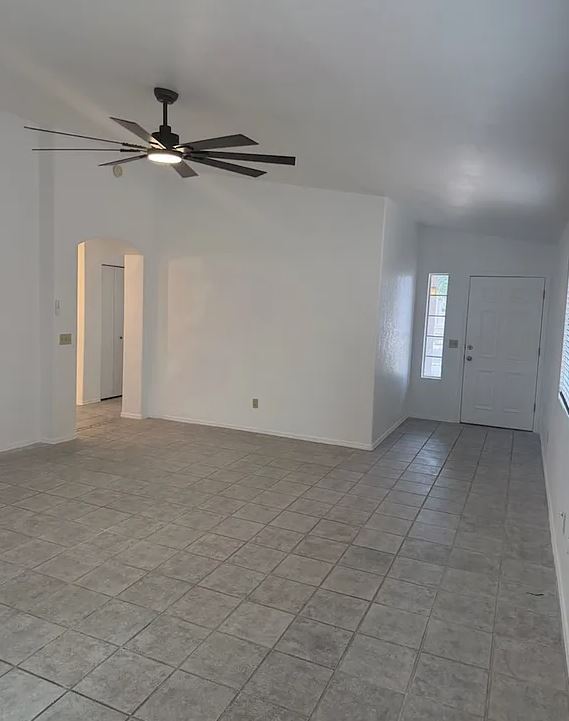 Foto del edificio - 4611 S Foxdale Dr