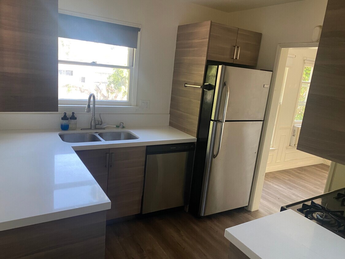 Foto principal - 1156 N Orange Grove Ave