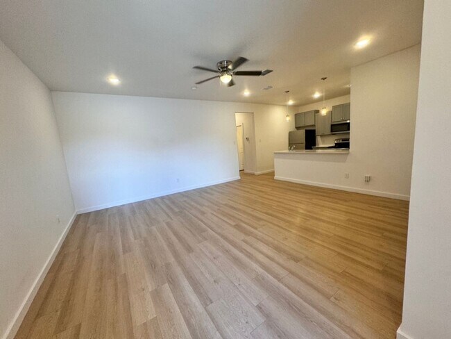 Foto del edificio - 5519 Itasca St