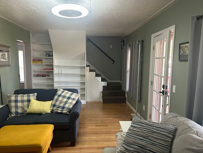 Foto del edificio - 2 Bedroom Fully Furnished Home in East Tawas