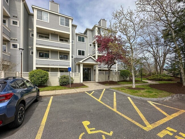 Foto del edificio - 200 Falls Blvd