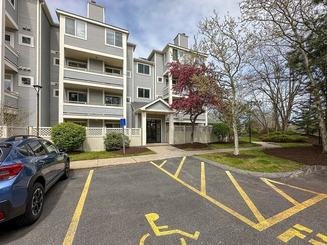 Building Photo - 200 Falls Blvd