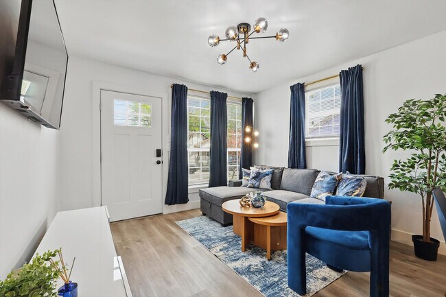 Building Photo - 3015 Chihuahua Ave