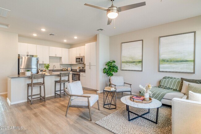 Foto del edificio - 16830 N 141st Ave