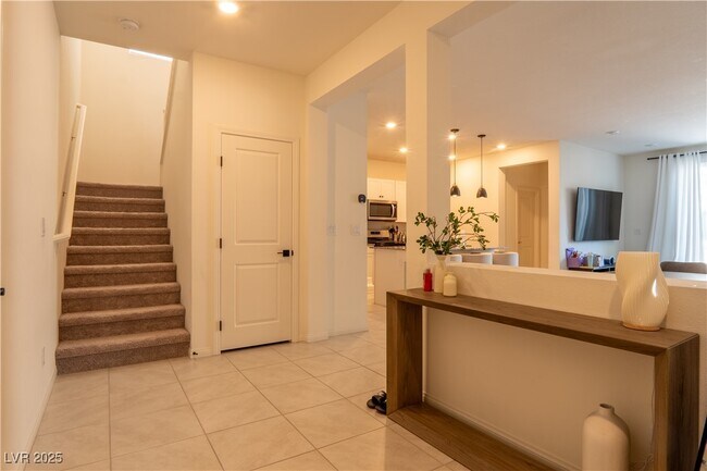 Foto del edificio - 7326 Golden Acre Ave