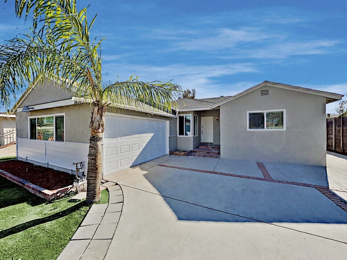 Foto principal - 12544 Blythe St