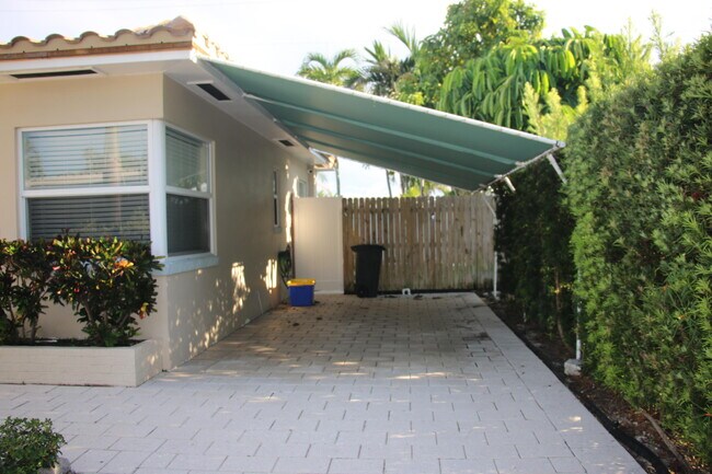 Foto del edificio - 42 Douglas Dr