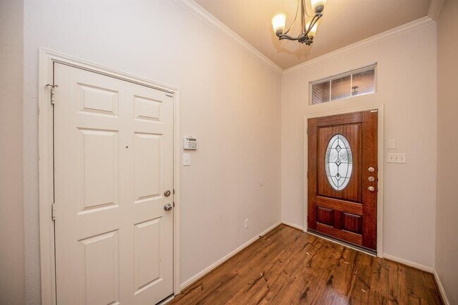 Building Photo - 25831 Orchard Knoll Ln