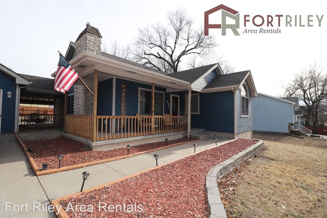 Building Photo - 4 br, 2 bath House - 606 Cedar St