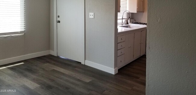 Foto del edificio - 3826 W Roosevelt St