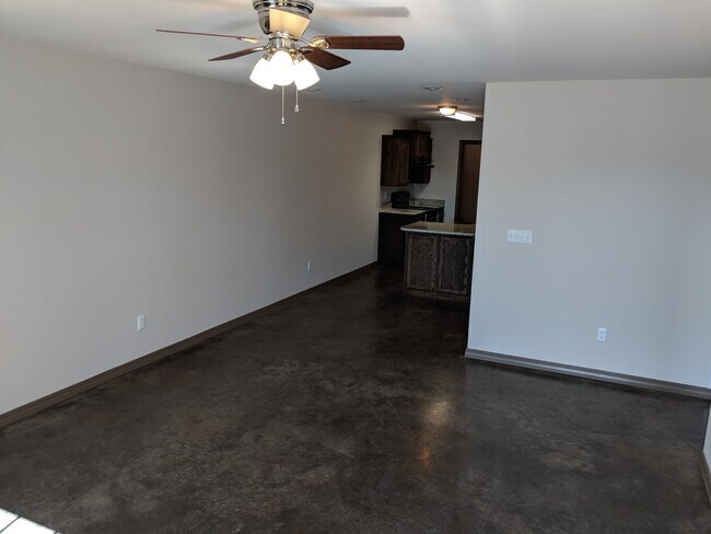 Foto del edificio - 56 W Center St