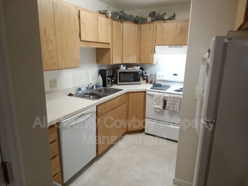 Primary Photo - 1657 N 5th St