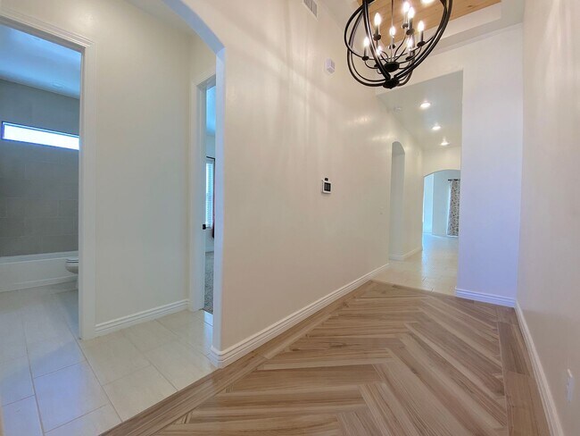 Foto del edificio - East El Paso 4 bed/ 2.5 Bath Refrig A/C