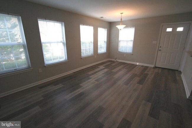 Foto del edificio - 6233 Sandpiper Ct