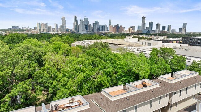 Foto del edificio - 1115 Kinney Ave