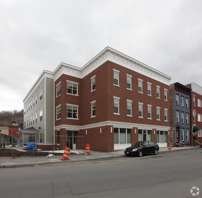 202 Fourth St, Troy, NY 12180 Apartments in Troy, NY