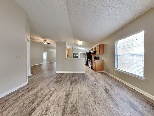 Building Photo - 1828 Harbor Island Dr