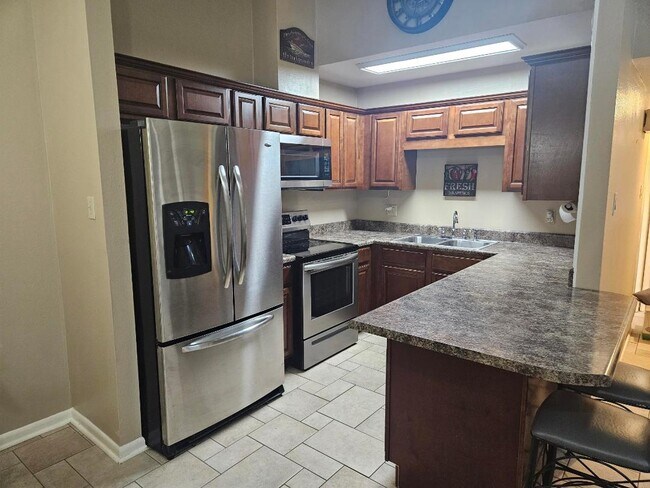 Foto del edificio - 2711 Greenbriar Dr