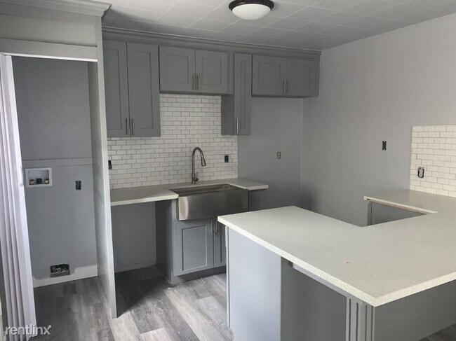 Building Photo - 1215 Temple Ave