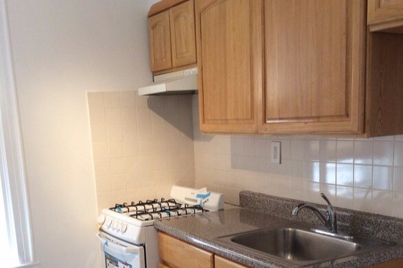 Kitchen - 7500 12th Ave