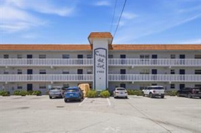 Foto del edificio - 1400 NE 57th St