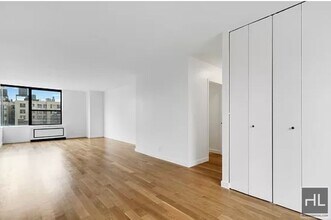 Building Photo - West 87th Street