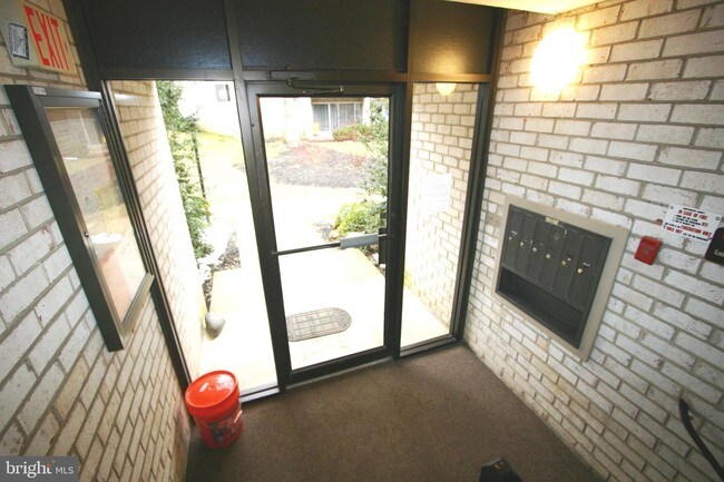 Foto del edificio - 14442 Parkvale Rd