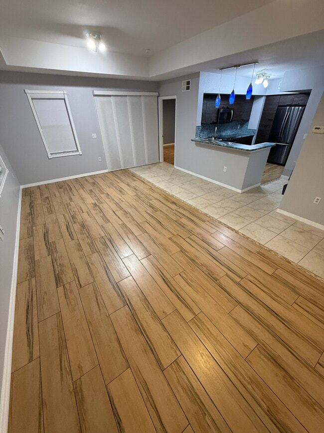 Building Photo - 2950 Viscaya Pl