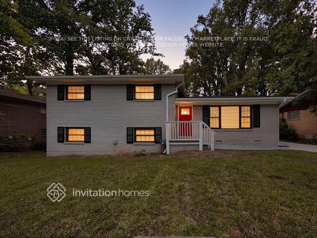 Building Photo - 2652 Williamsburg Dr