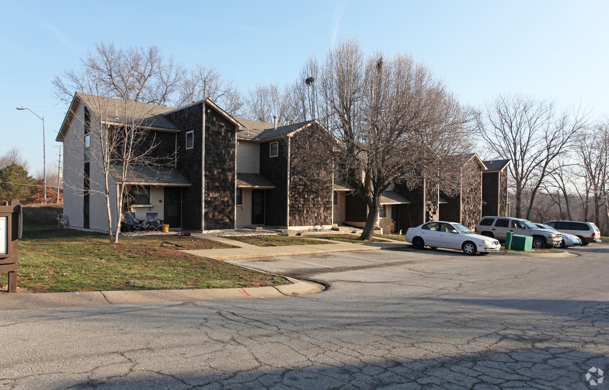 Primary Photo - Wornall Estates Apartments