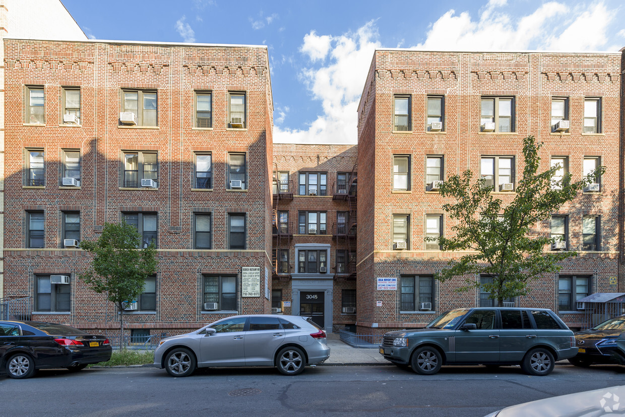 Primary Photo - 3045 Brighton 12Th St